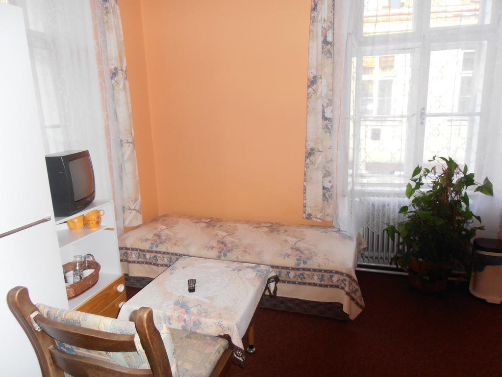 Penzion U Ceske Koruny Jicin Bagian luar foto